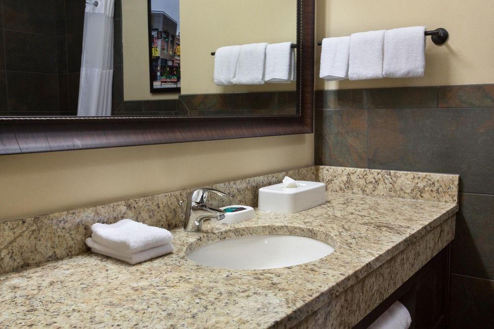 Drury Inn Suites Louisville North Pet Policy