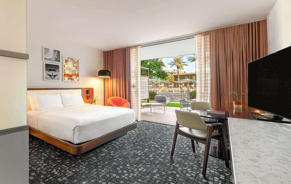 Pet Friendly Hotel Valley Ho