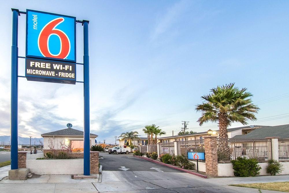 Pet Friendly Motel 6 Mojave CA - Airport