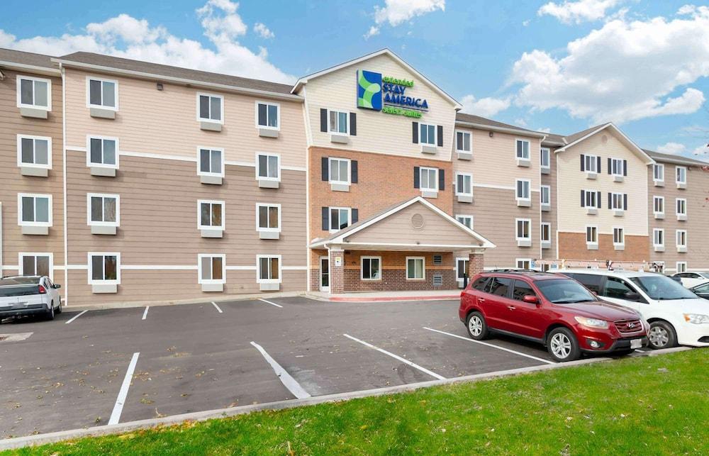 Pet Friendly Extended Stay America Select Suites - Kansas City - Stadium