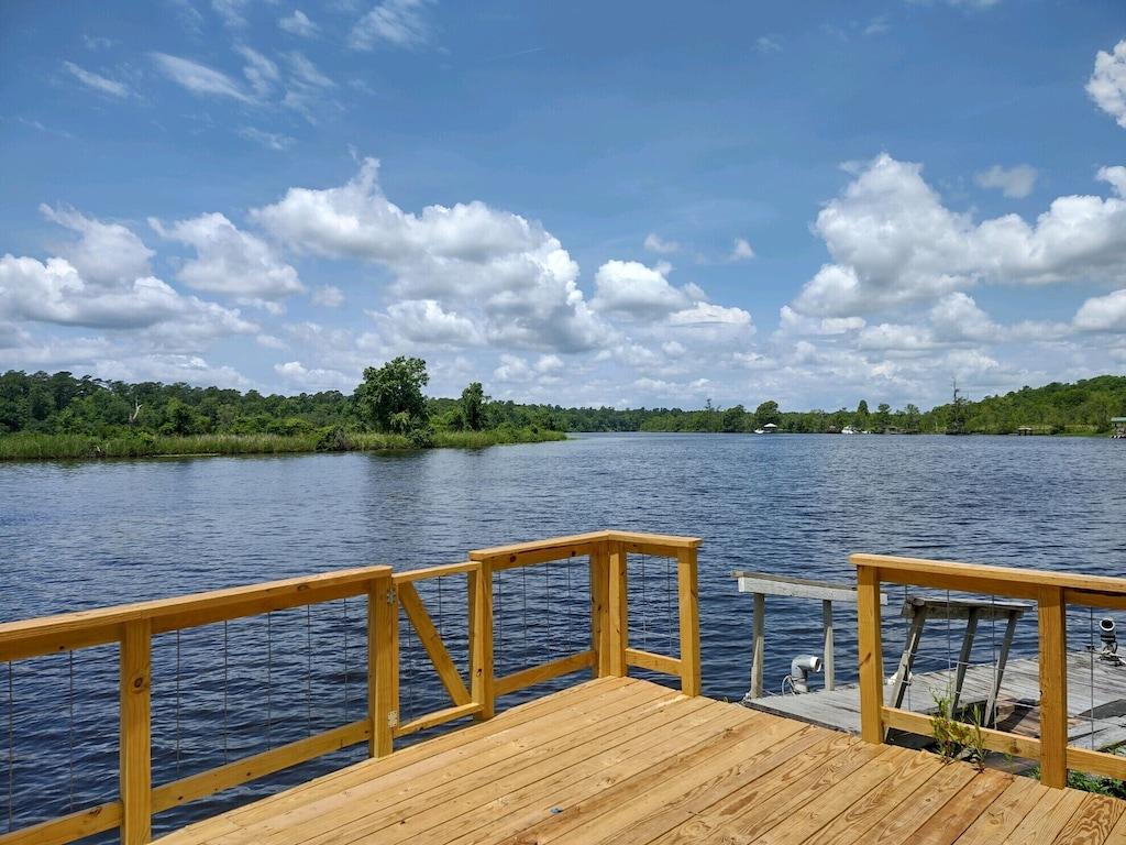 Suits Me on the Black River Pet Policy