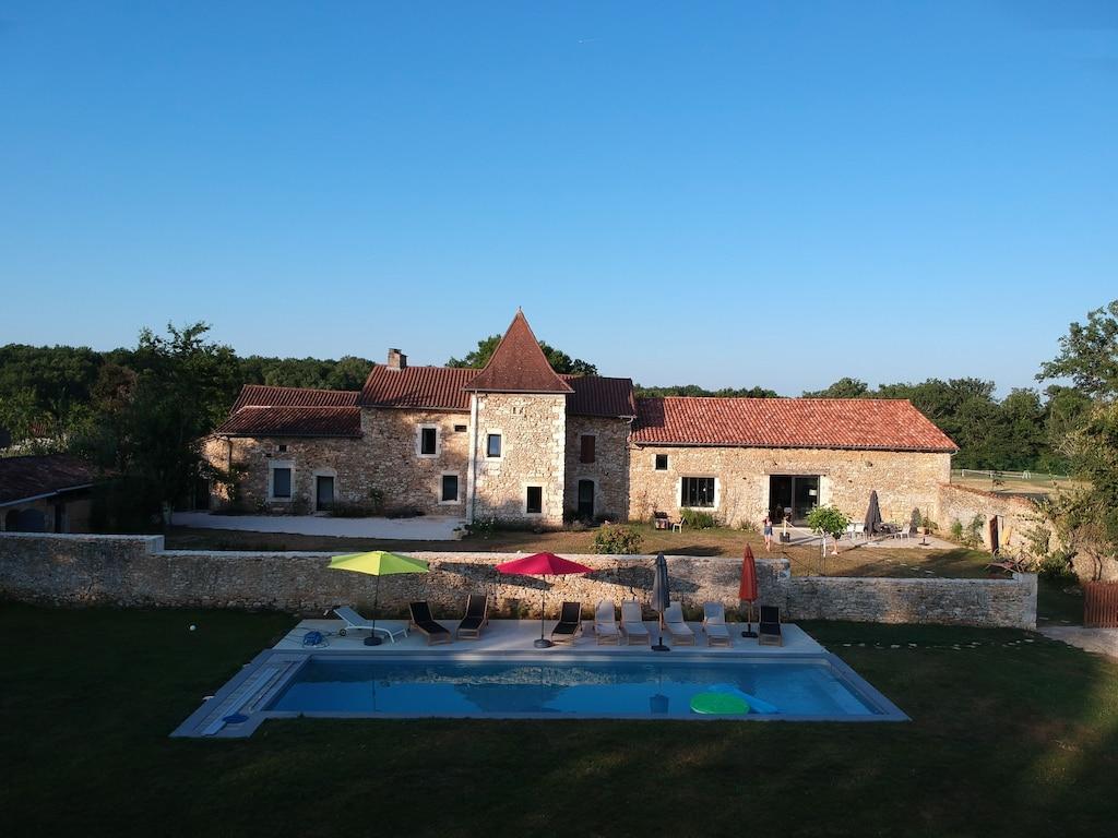 Pet Friendly Large Luxurious House Dordogne