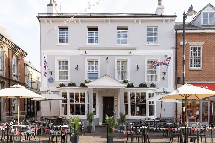 Pet Friendly The Red Lion Hotel