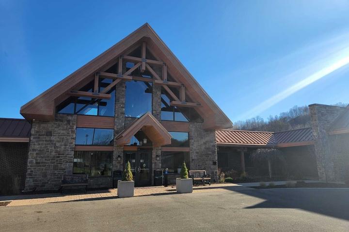 Pet Friendly The Lodge at Hocking College