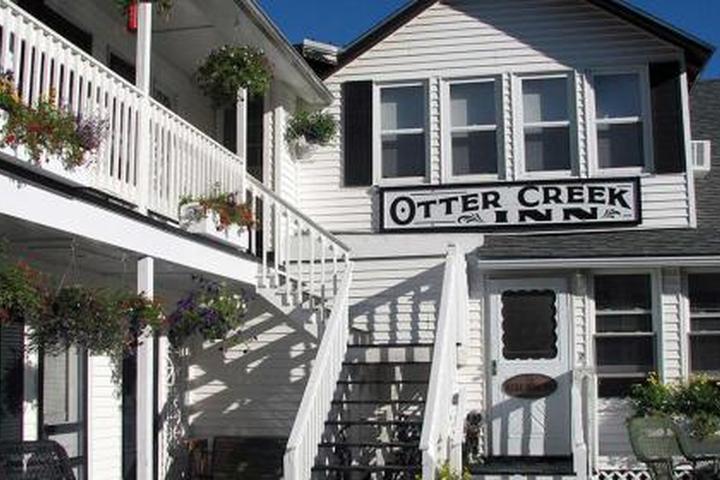 Pet Friendly Otter Creek Inn