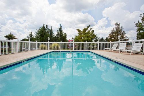 Country Inn Amp Suites By Carlson Columbus Ga Pet Policy