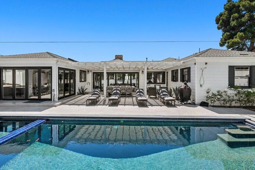 La Jolla Shores Perfection Pet Policy