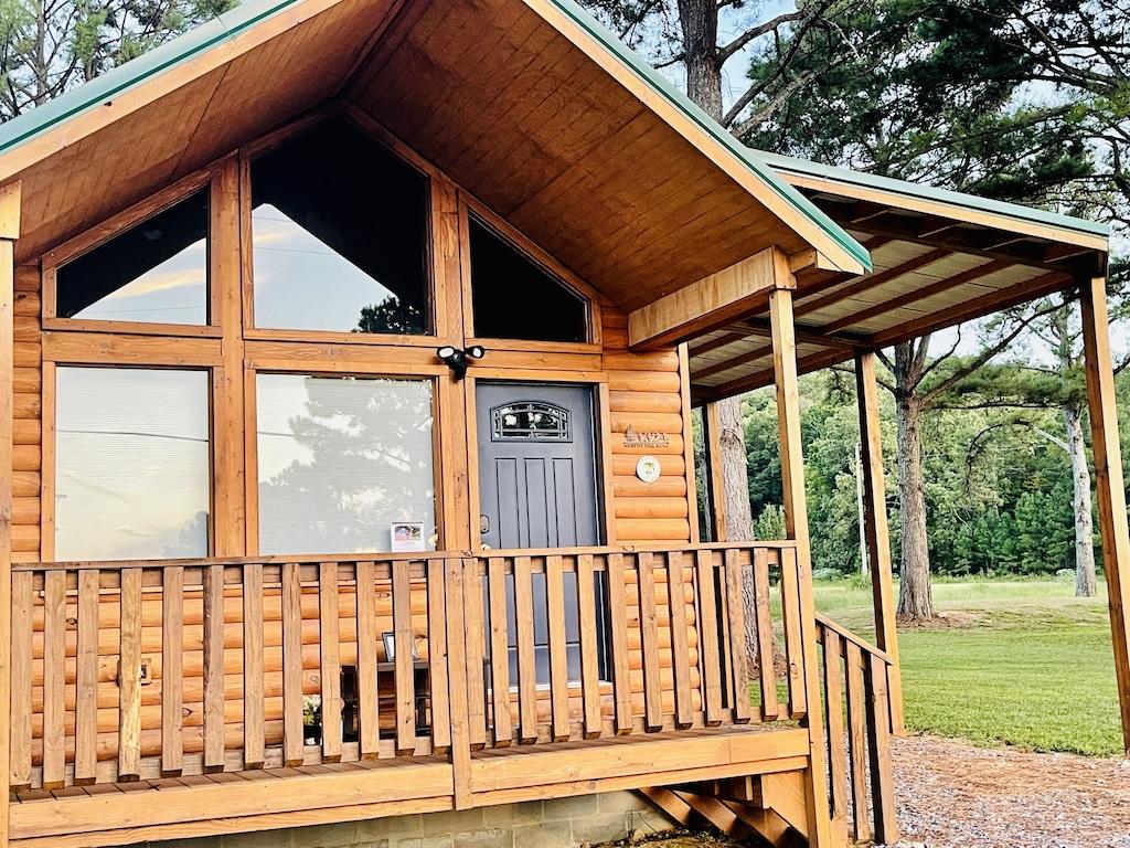 The Lucky Lodge at Lake Guntersville Pet Policy