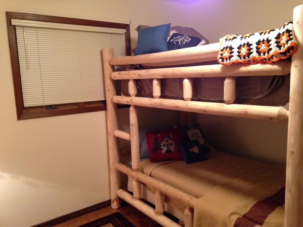 Laughing Whitefish River Cabin Pet Policy