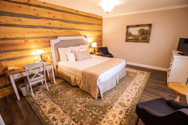 Pet Friendly Grass Valley Courtyard Suites
