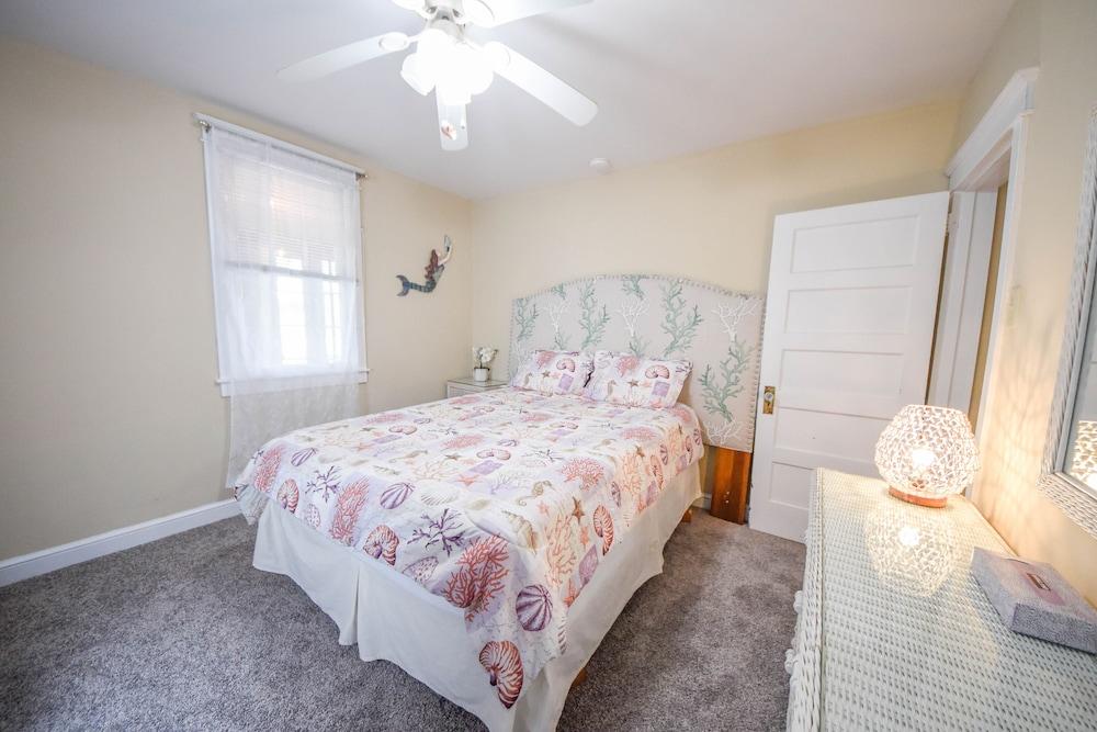 1252 Lafayette Street Front Pet Policy