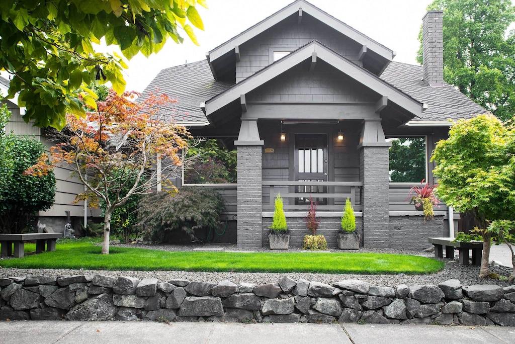 Updated Home With Patio Pet Policy