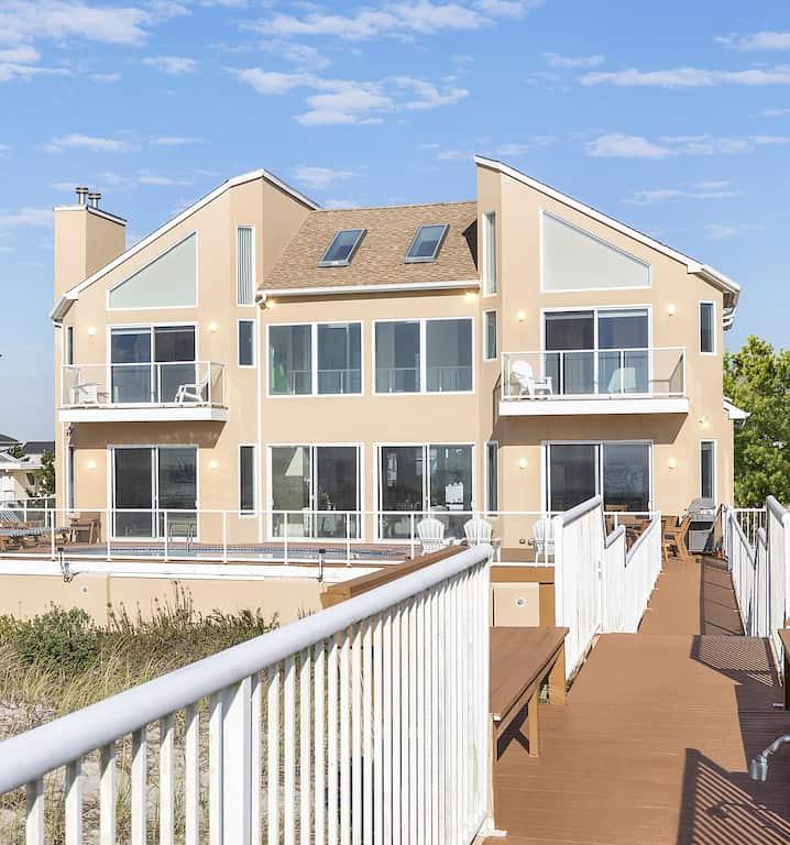 Pet Friendly Luxury Oceanfront House with Pool & Jacuzzi