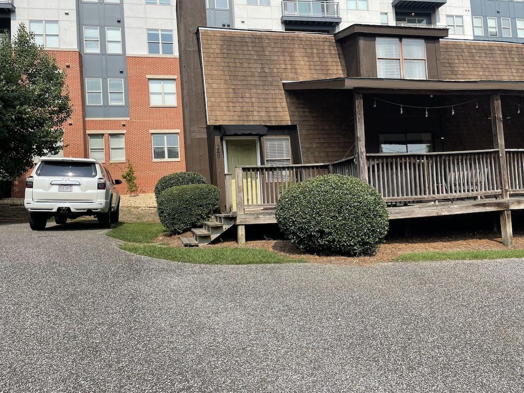 Auburn Townhouse with Ideal Game Day Location Pet Policy