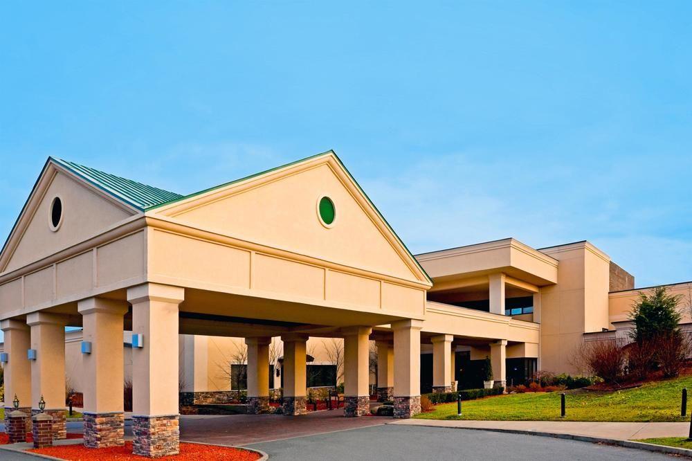 Pet Friendly Hotels In Troy Ny - Bringfido