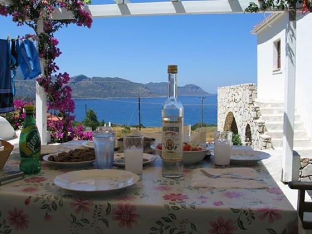 Pet Friendly Secluded Seaview Greek House Close to Beaches