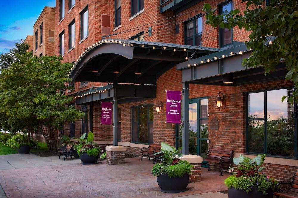 Pet Friendly Residence Inn Minneapolis Downtown at the Depot