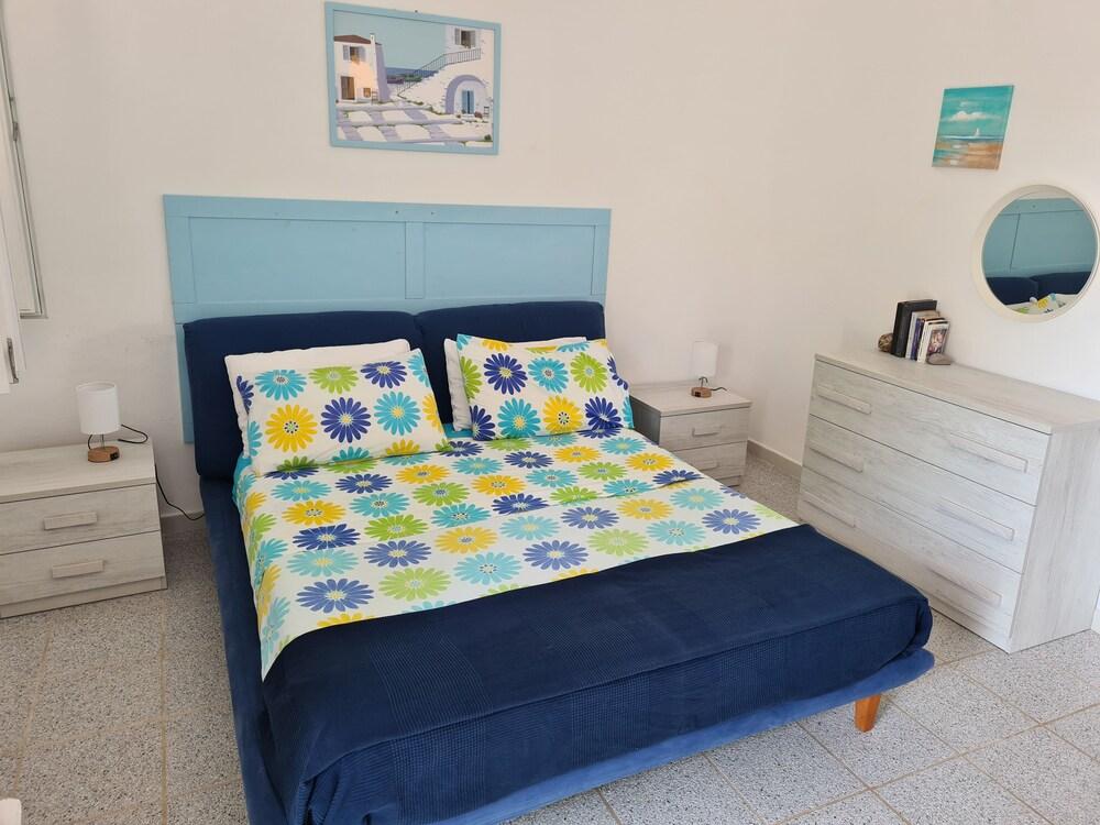 Pet Friendly The House on the Sea Ponza