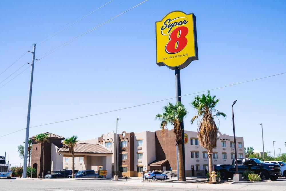 Super 8 by Wyndham Yuma Pet Policy