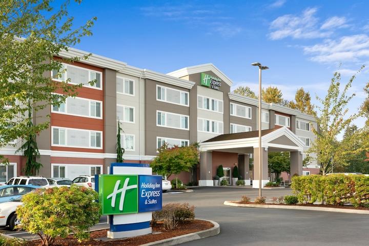Pet Friendly Holiday Inn Express & Suites Marysville an IHG Hotel