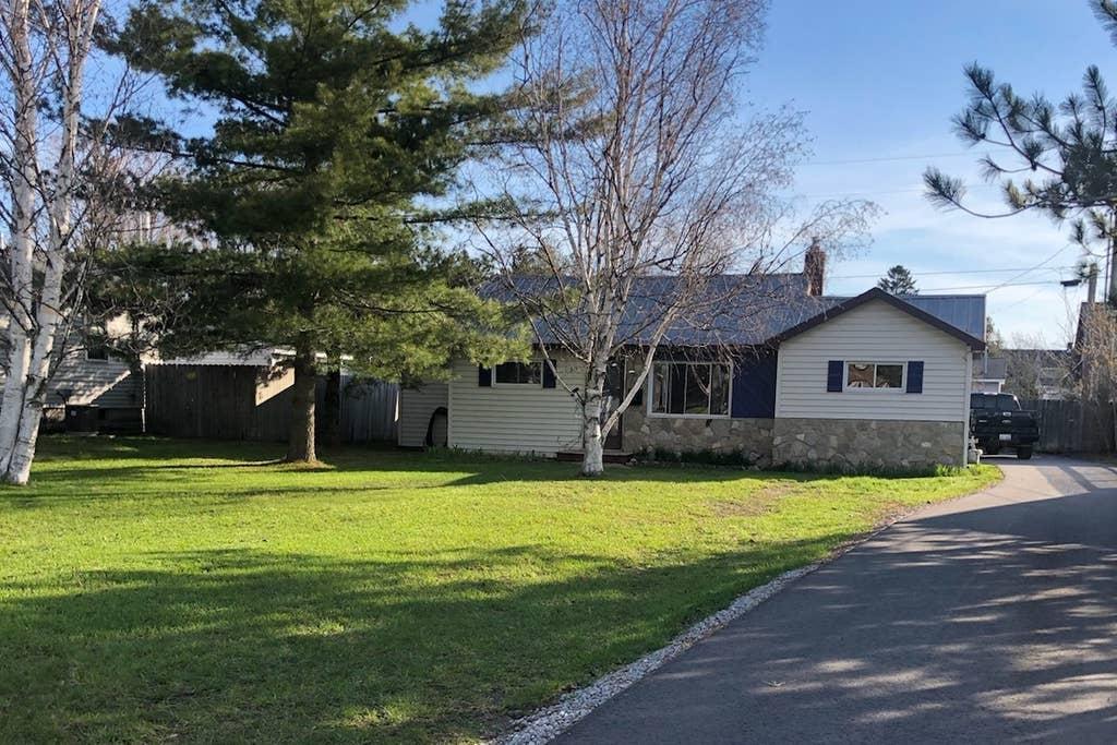 Presque Isle Airbnb Rentals Pet Policy