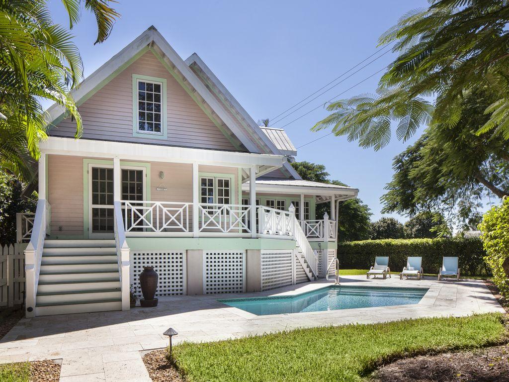 Pet Friendly Vacation Rentals In East Naples Fl Bringfido