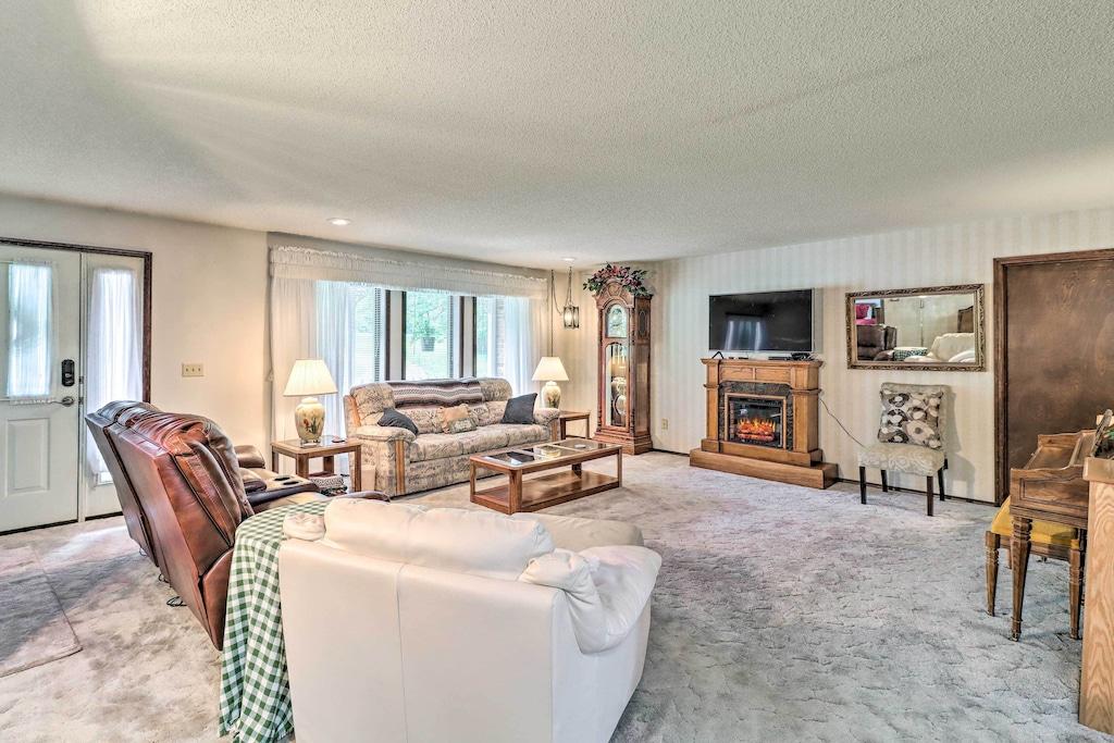 Mountain Home Retreat Near Norfork Lake Pet Policy