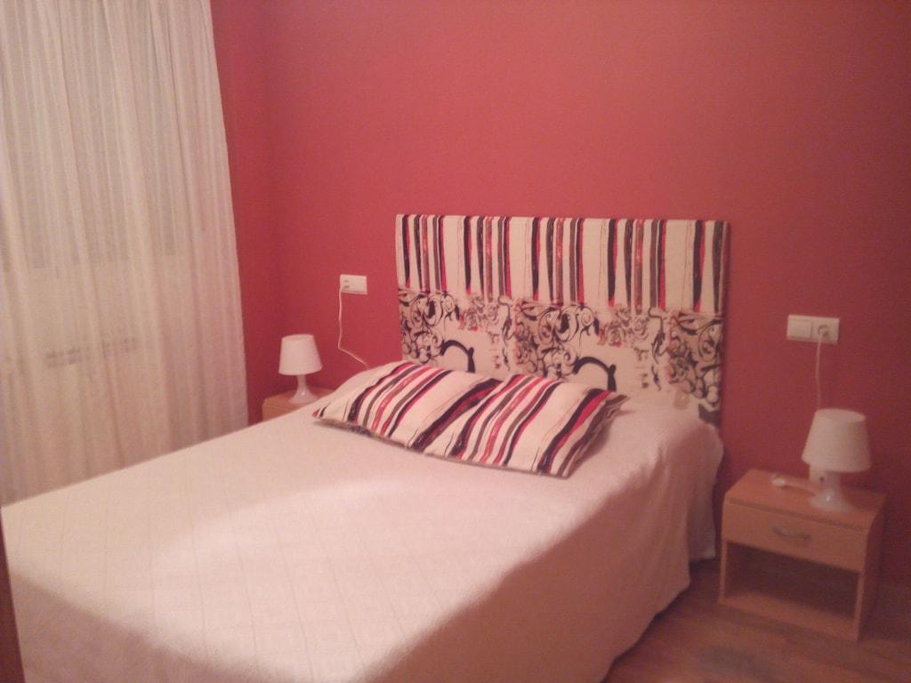 Pet Friendly Perfectly Located Apartment in Zamora