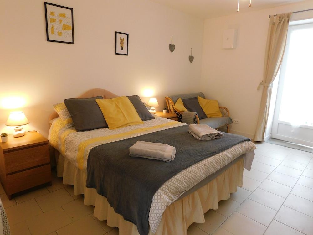 Pet Friendly Obterre Apartment with Swimming Pool