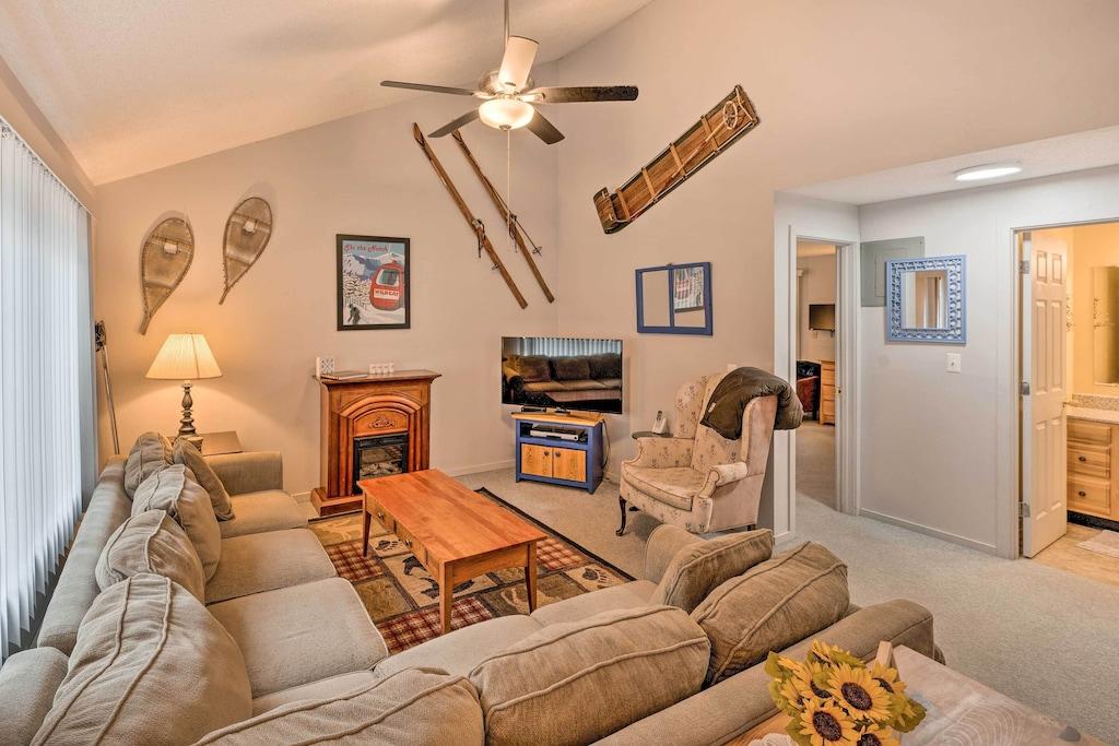Cozy Bartlett Condo with Deck & Resort Amenities Pet Policy