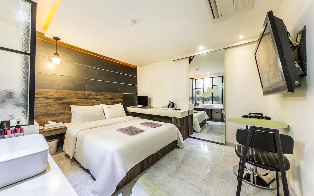 Incheon Ppeullang Pet Policy