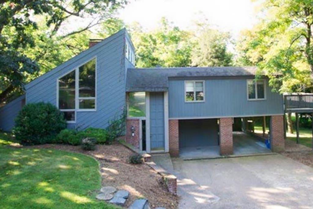 McGaheysville Airbnb Rentals Pet Policy