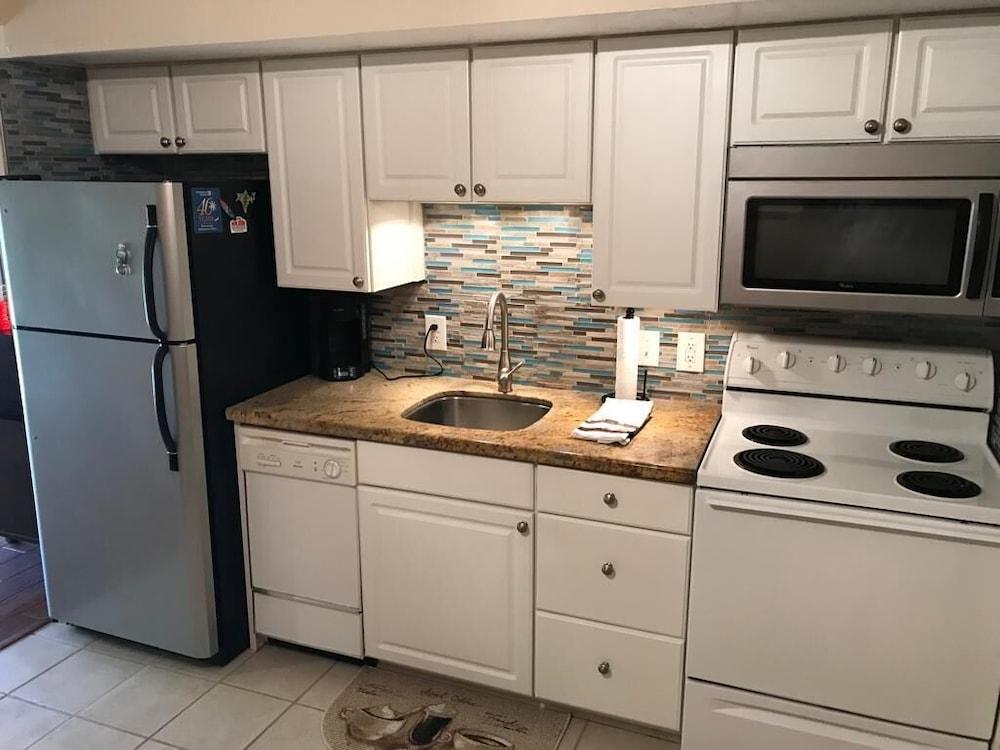 Condominios Walden Pet Policy