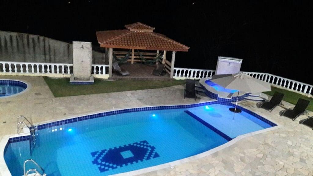 Pet Friendly Beautiful Chacara with 7 Bedrooms