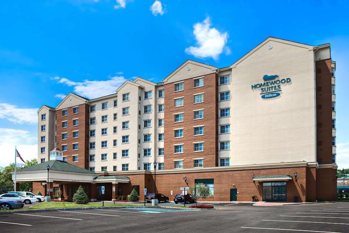 Pet Friendly Homewood Suites by Hilton East Rutherford - Meadowlands