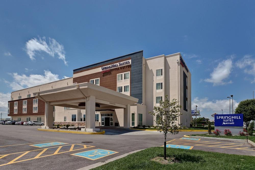 Pet Friendly SpringHill Suites by Marriott Wichita Airport