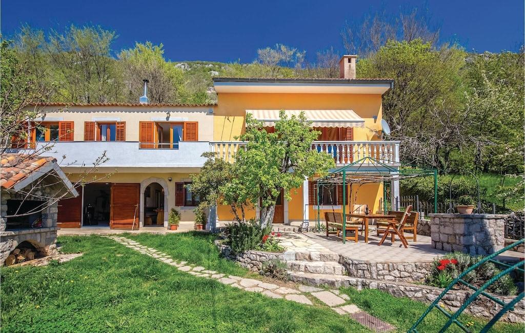 Pet Friendly Stunning Home in Krizisce With Wi-Fi