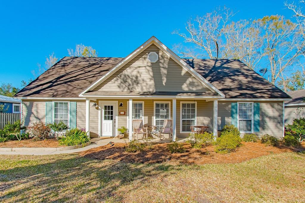 Rosebud's Cottage Pet Policy