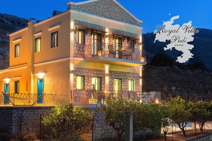 Pet Friendly Luxury Villa with 5 Rooms