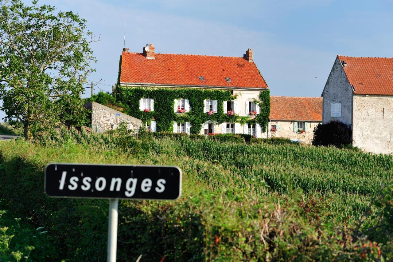 Pet Friendly Maison d'Hôtes Ferme d'Issonges B&B