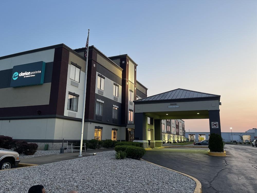 Clarion Pointe Evansville North Pet Policy