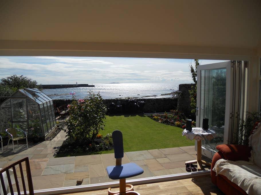 Pet Friendly Anstruther Airbnb Rentals