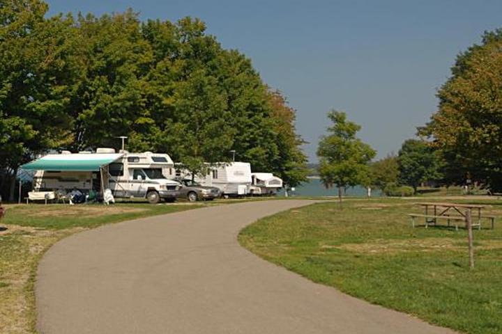 Pet Friendly Lake Erie State Park Campground