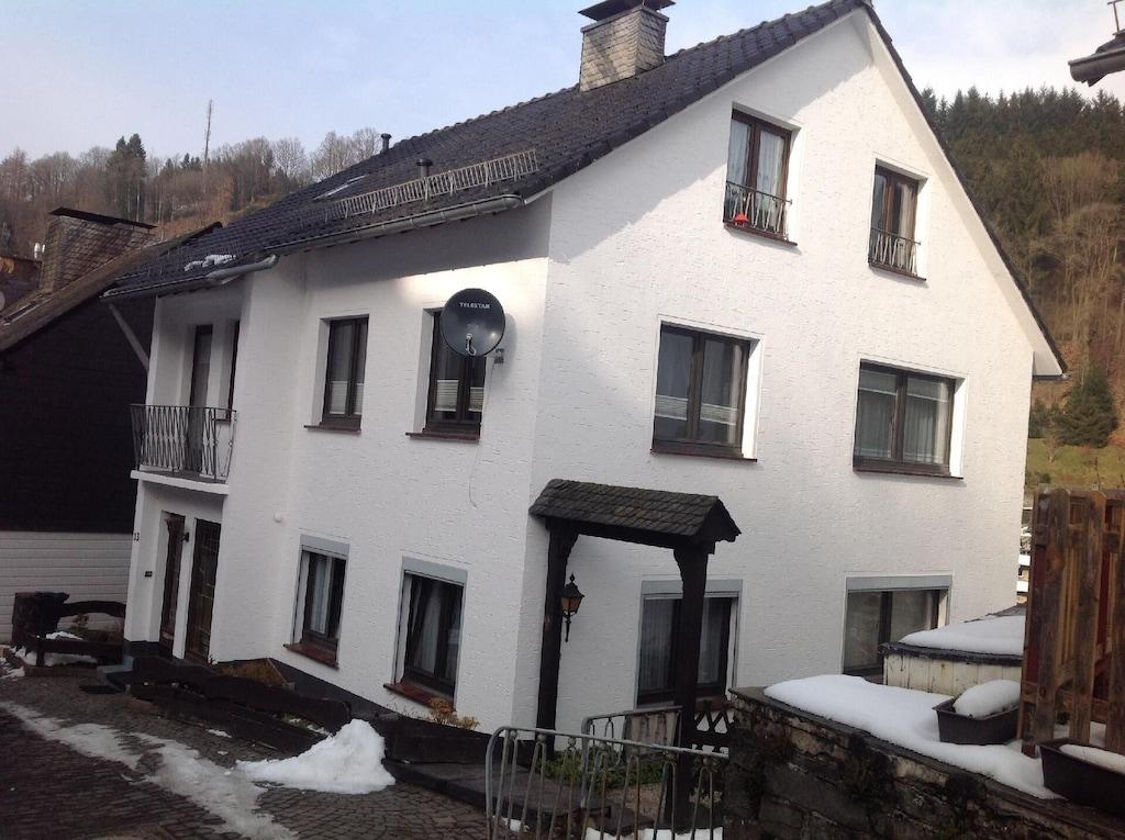 Pet Friendly 1BR Holiday Apartment in Monschau