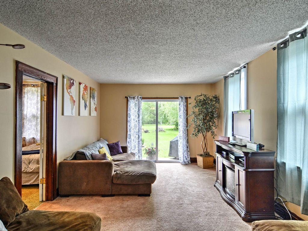 Pet Friendly VRBO Clarence Center