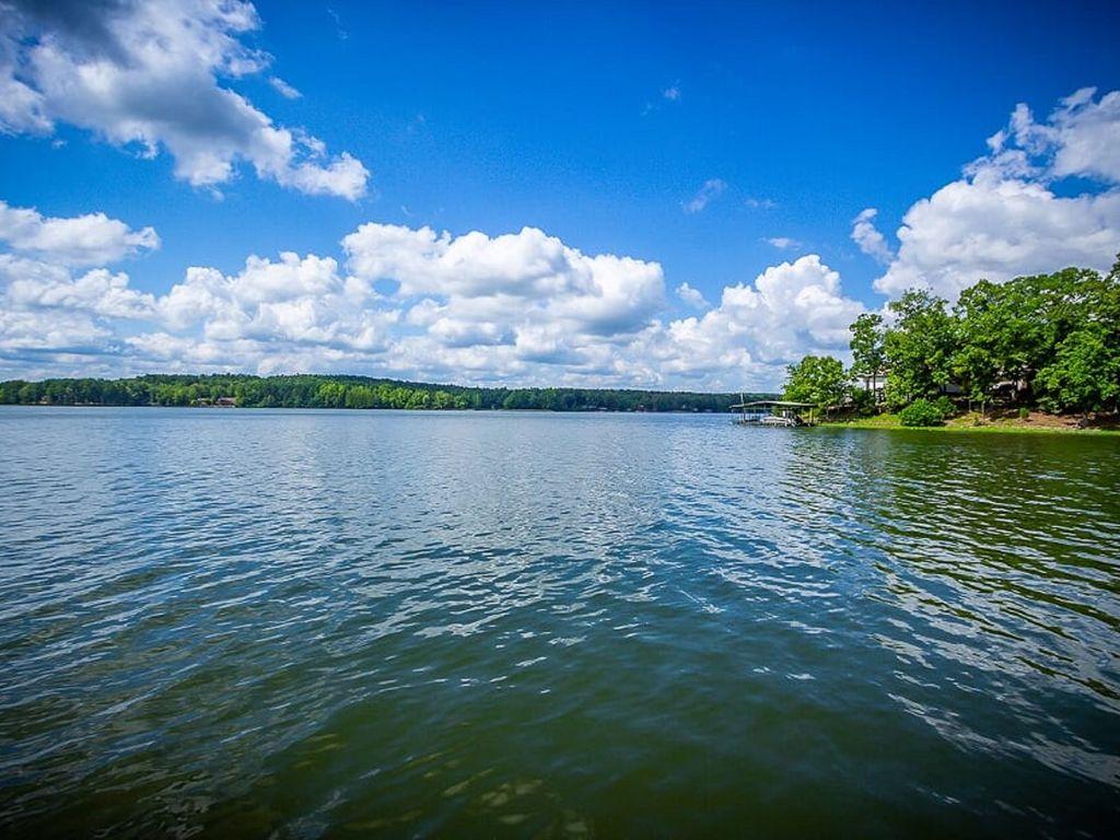 Coronado Beauty on the Lake Pet Policy