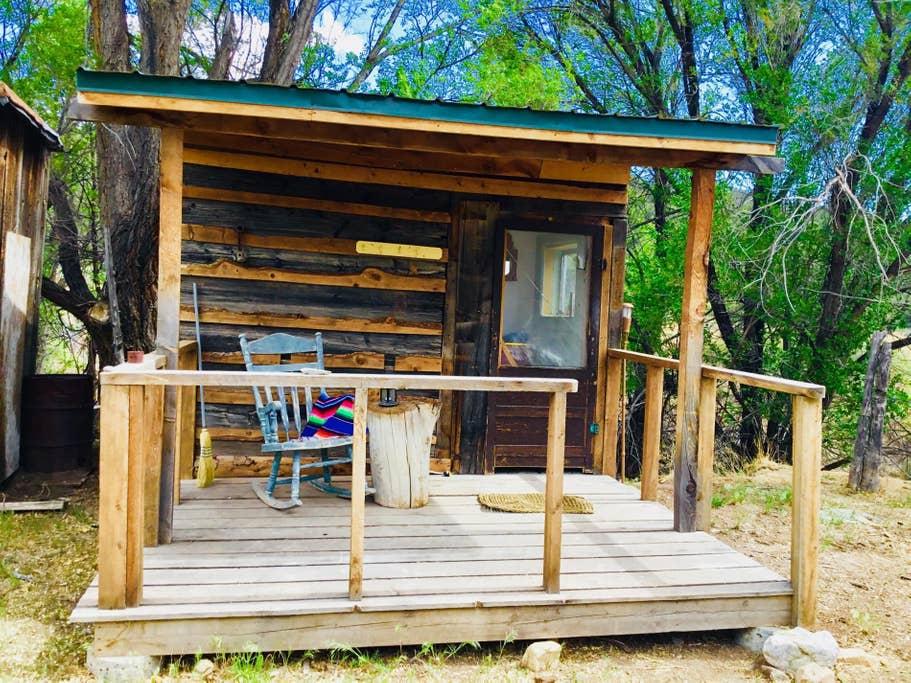 Questa Airbnb Rentals Pet Policy