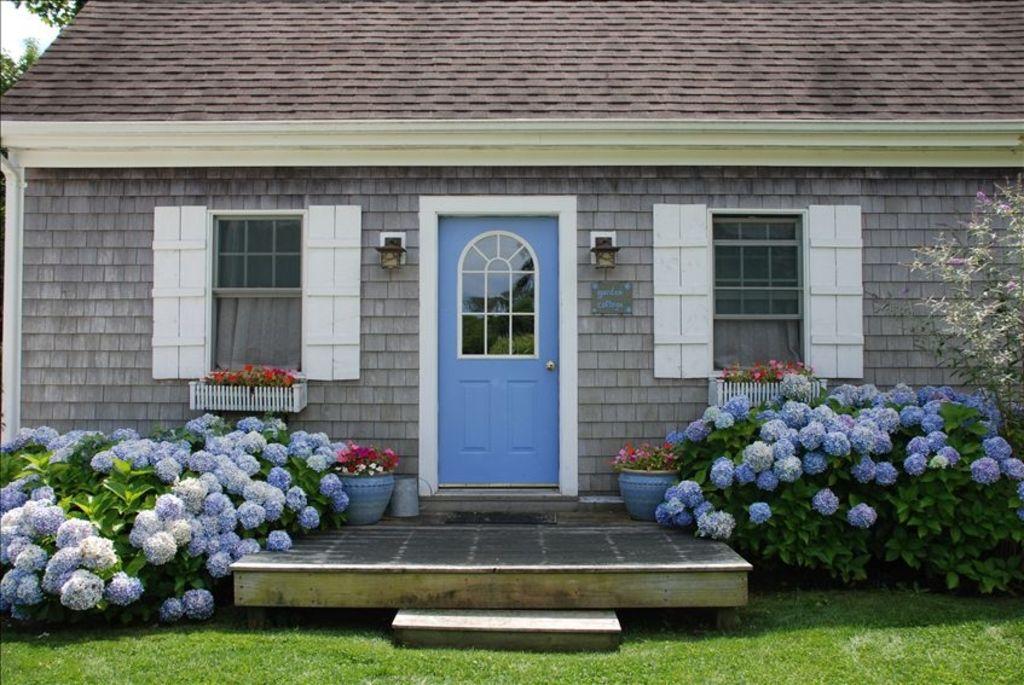 Martha's Vineyard Garden Cottage Pet Policy