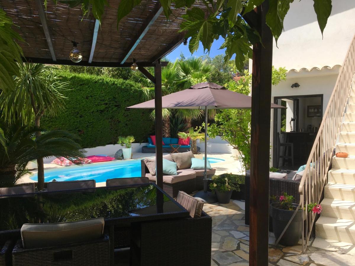 Pet Friendly BedKitchen and Swimming Pool Villa Esterel