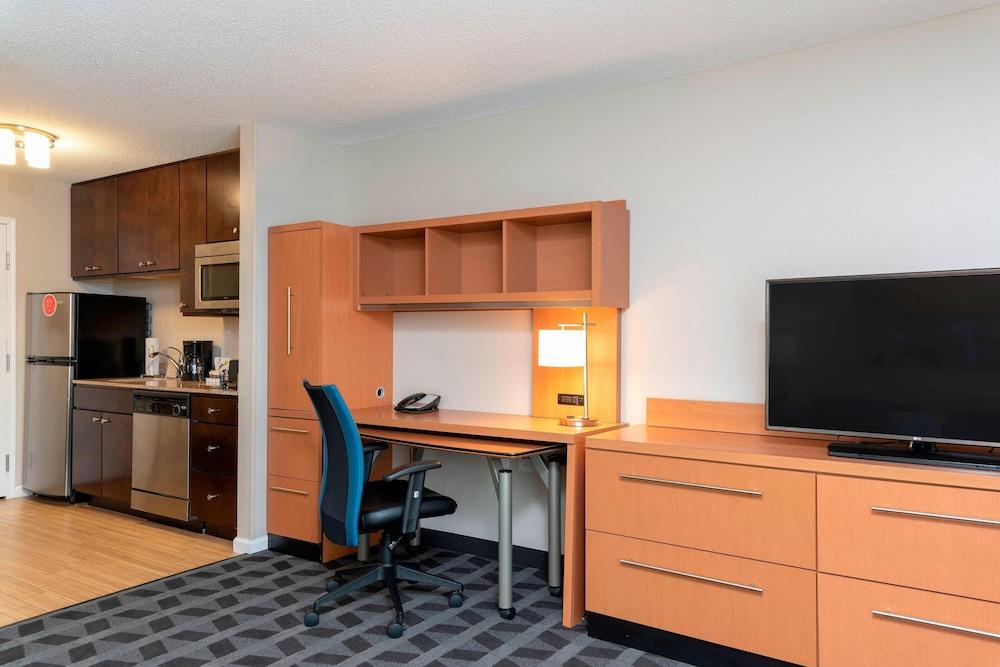 Pet Friendly TownePlace Suites Fort Wayne North
